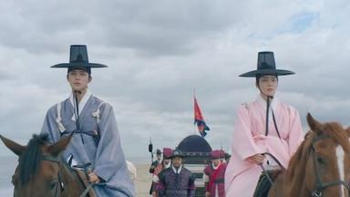 Bajo el paraguas de la reina 1x10