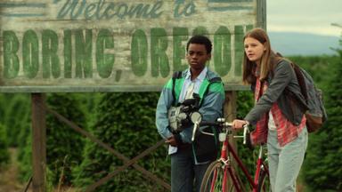 Everything Sucks! 1x1